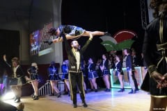195